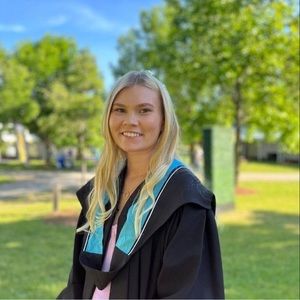 Meet your Posher, Nicole